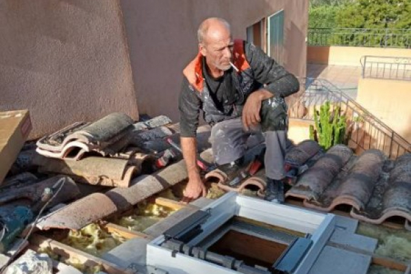 Pose de fenêtre de toît Velux par CP Couverture 